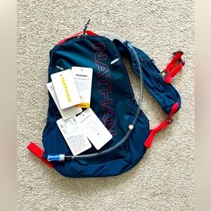 NWT Nathan Navy Blue Hydration Pack